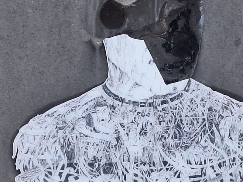The Belgian artist Stefaan De Croock created the monument on behalf of the municipality.