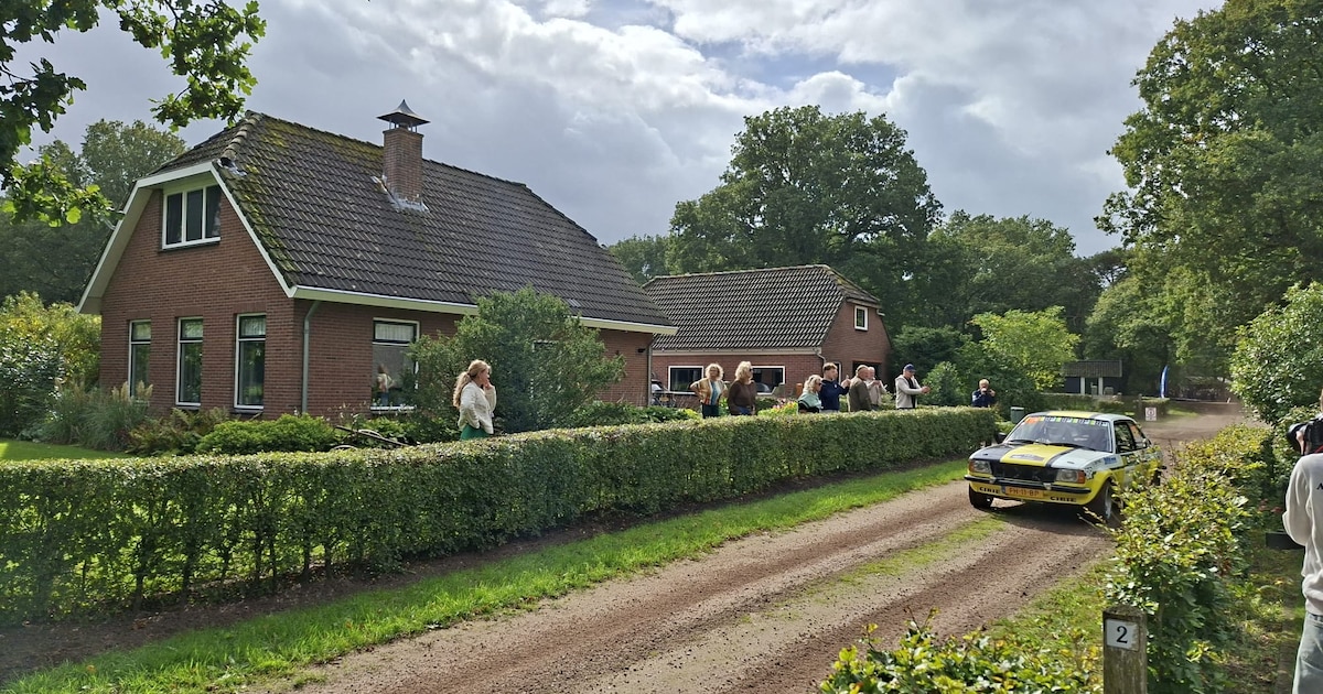 LIVE | Koploper in de Hellendoorn Rally verliest wiel, maar blijft eerste met een veel grotere voors