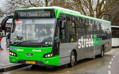 Te kleine bestuurdersplekken bij Qbuzz: 98 procent chauffeurs ervaart klachten, sommigen ziek thuis