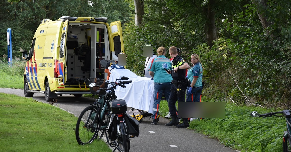 Twee fietsers in botsing op fietspad naast N242 in Heerhugowaard