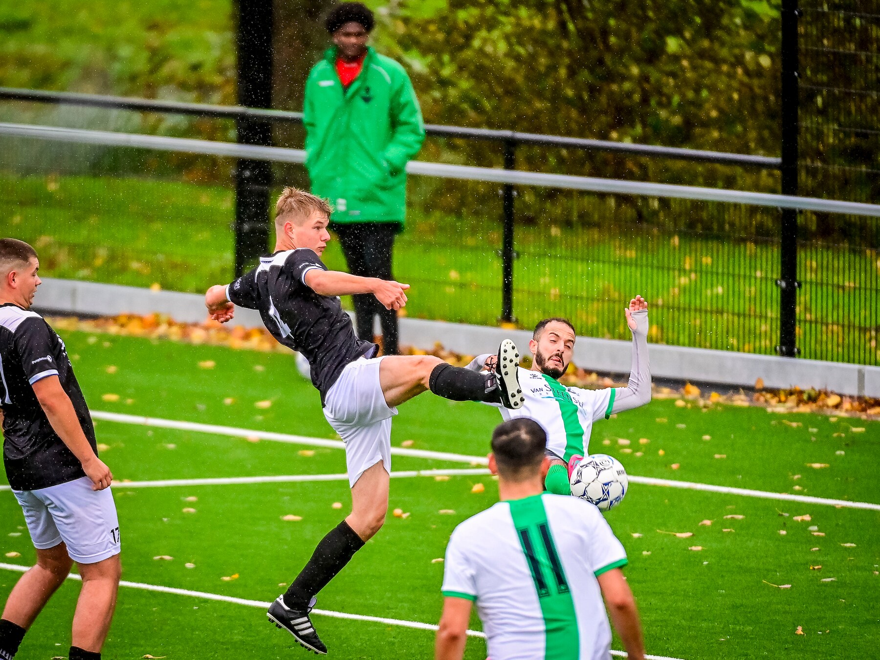 Casper (18) treedt in voetsporen van overleden opa: ‘Zie mezelf over 70 jaar nog bij CKC lopen’