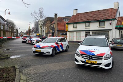 Gewonde bij gewapende overval op casino in Made, verdachten vluchten weg in rode deelauto
