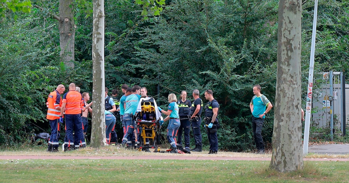 Persoon gewond naar ziekenhuis na steekincident bij Contactweg in Amsterdam-West