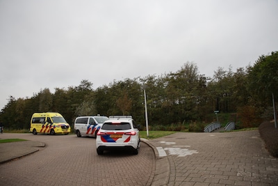 Vrouw bespoten met onbekende vloeistof na aanspreken jongeren om vuurwerk