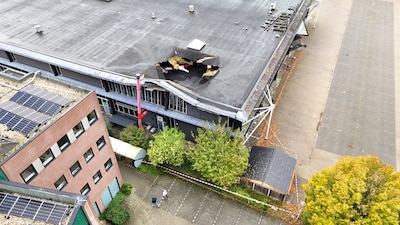 Dak van kartbaan in Veenendaal ingestort