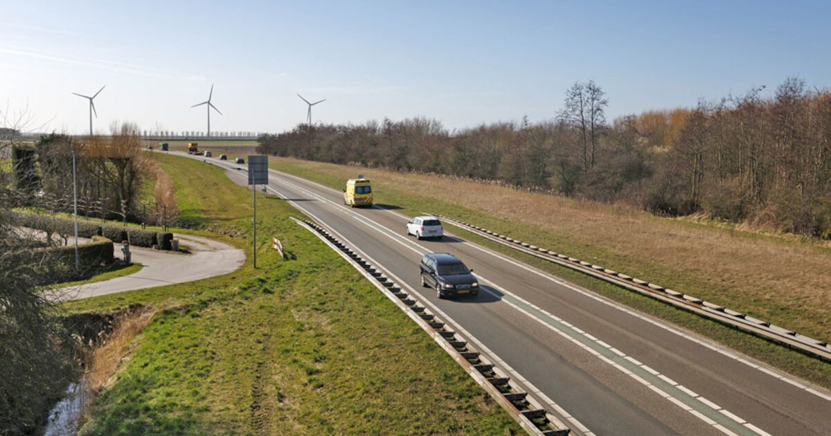 N59 krijgt barriers om aantal ongevallen terug te dringen | Regio | AD.nl