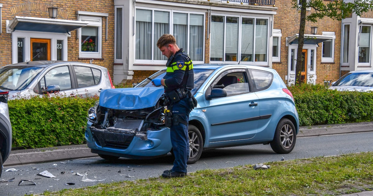 Vier voertuigen betrokken bij kettingbotsing op Heliconweg in Leeuwarden