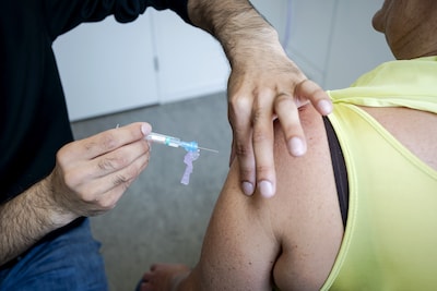 Free shingles vaccine for thousands more seniors: Parliament wants expansion