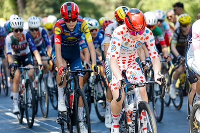 Pieterse springt mee met sterke kopgroep in finale, komt het peloton nog terug?