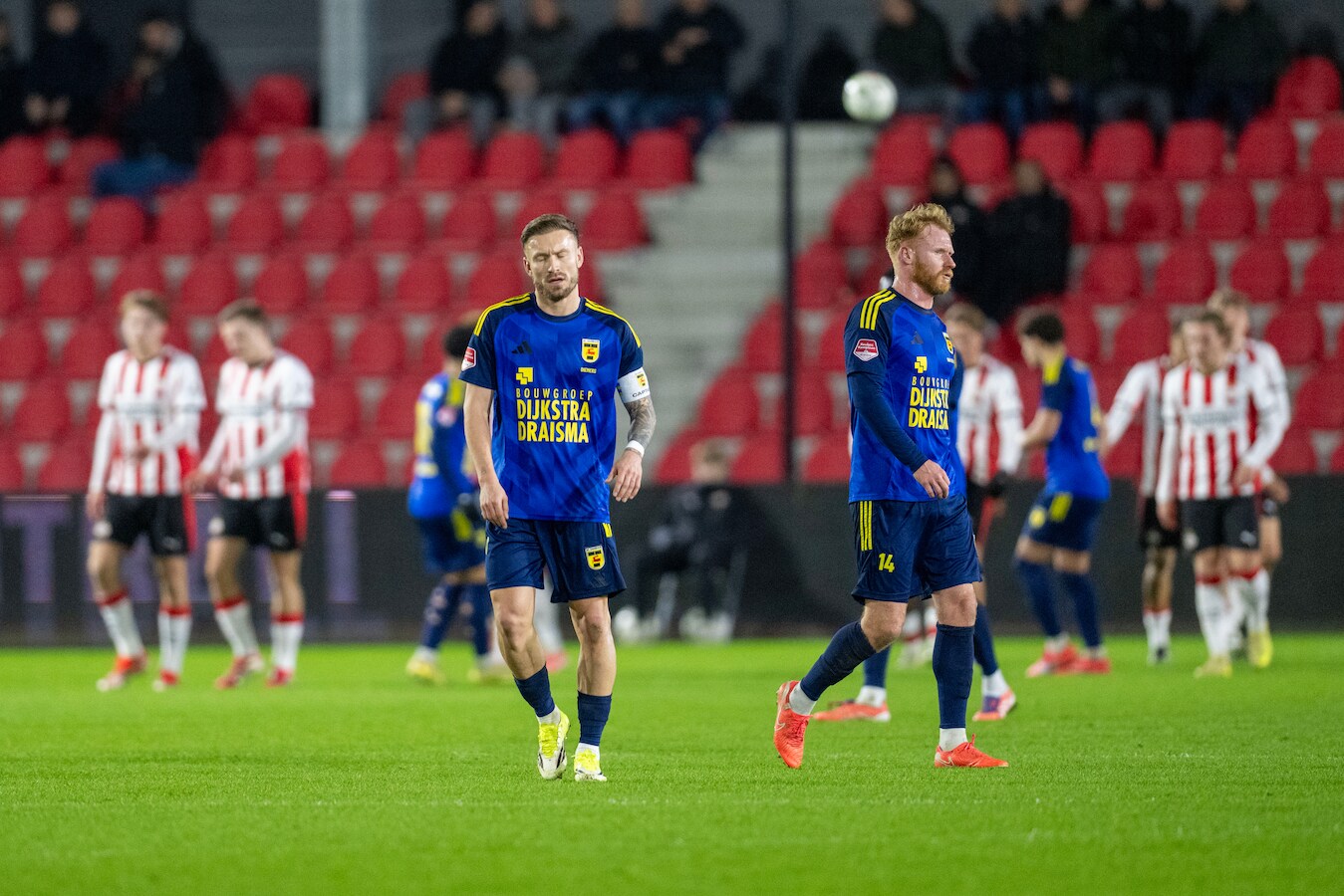 Cambuur komt te laat op stoom tegen fel Jong PSV en verzuimt koppositie ...