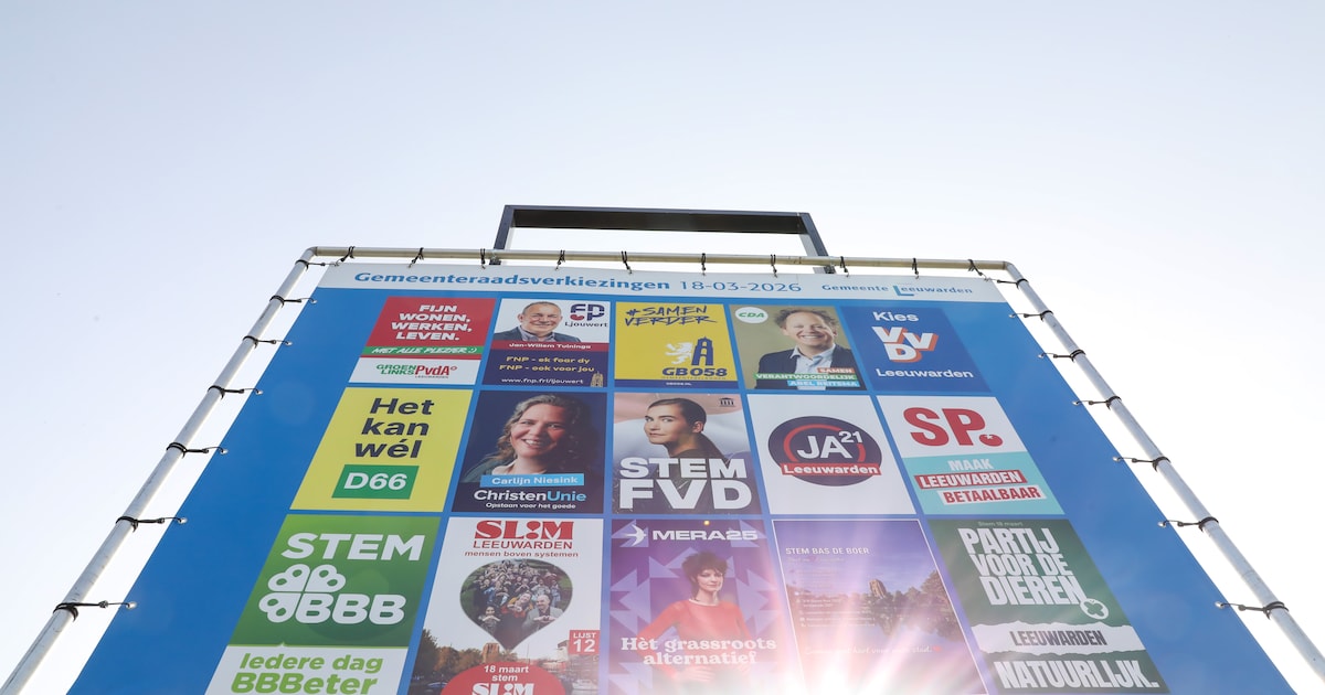 Politieke partijen bezoeken Leeuwarden met STEM-bus