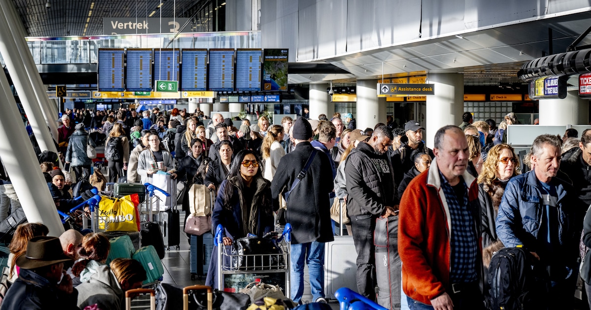 Praat mee: is het drama op Schiphol een internationale afgang of is dit overmacht?