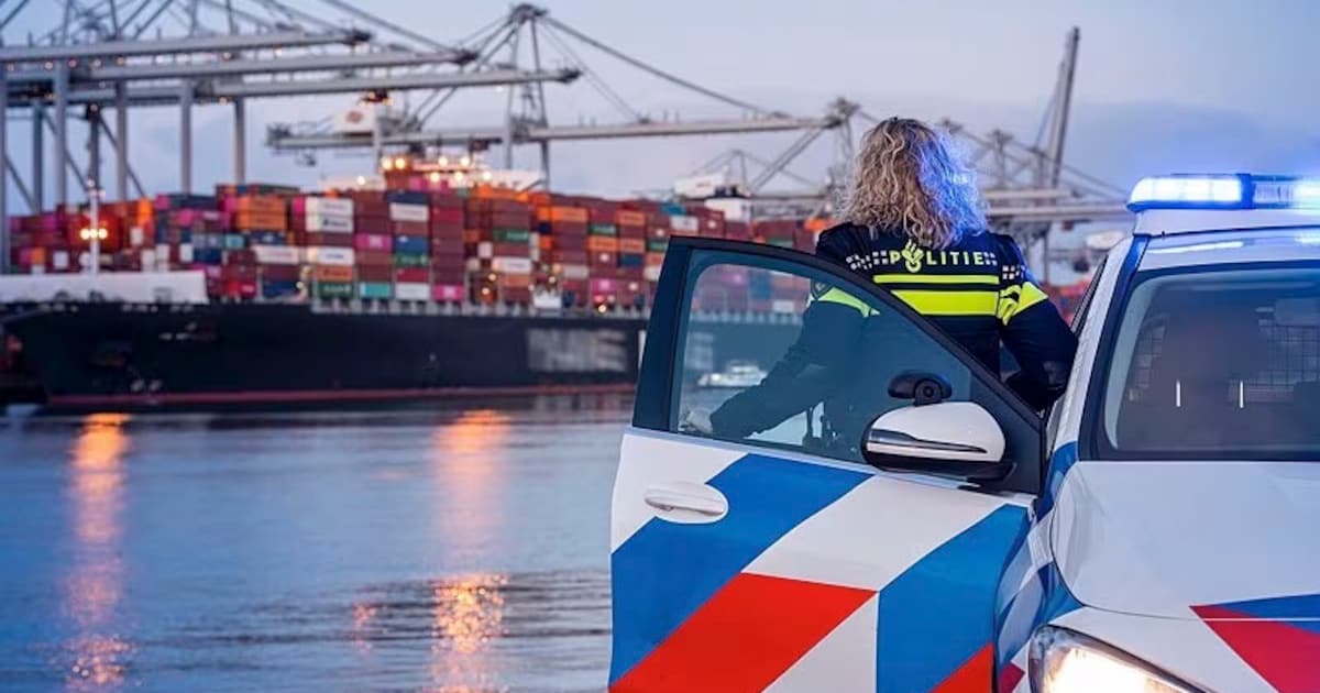 Douane en Zeehavenpolitie onderscheppen gestolen auto ter waarde van 260.000 euro