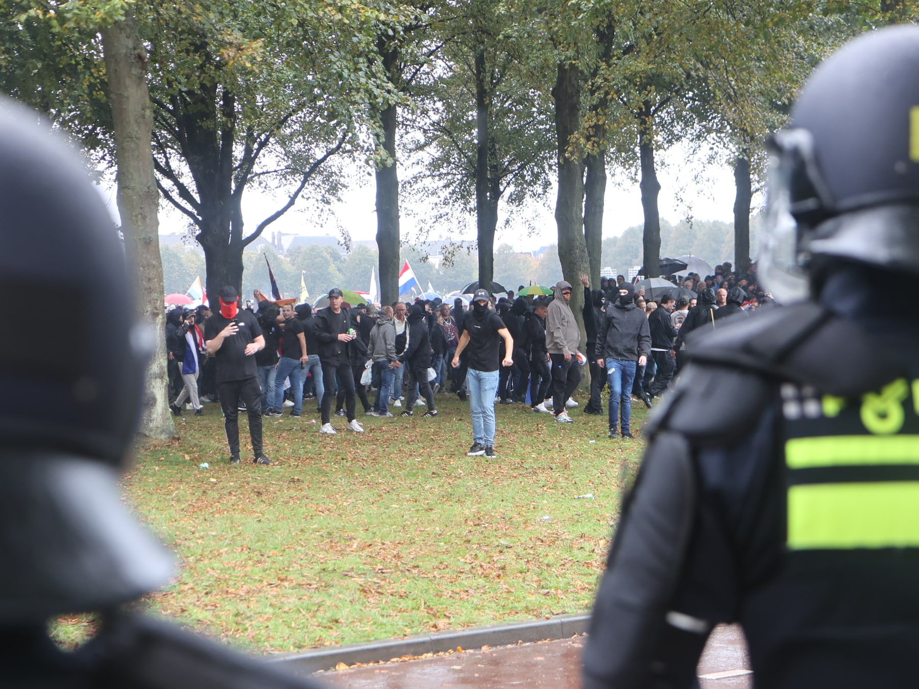 Rellen bij asieldemonstratie in Den Haag | AD.nl