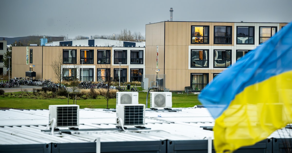 Oekraïens dorp in Vlaardingen wordt kleiner en het lot bepaalt wie mag blijven: ‘We hebben het fijn 