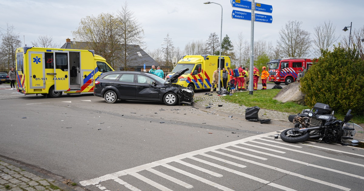 Twee zwaargewonden na ernstig ongeval tussen auto en motor bij Grijpskerk
