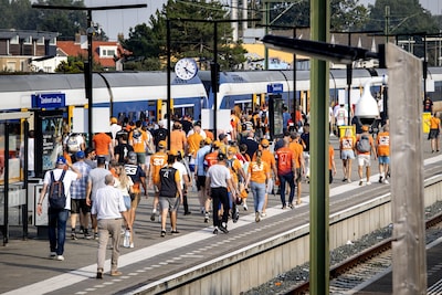 What you need to know about the new 49-euro summer ticket: rules, off-peak hours, and how to buy it