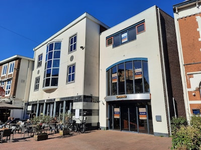 Voormalig casino aan het Caterplein te huur