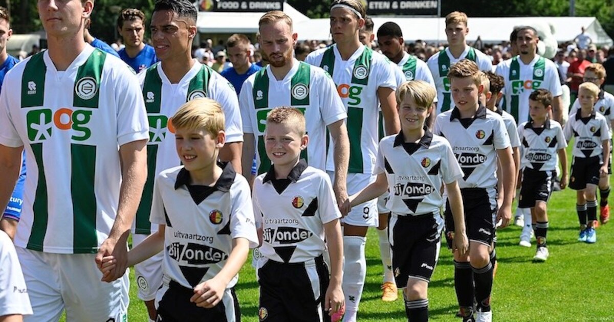 Eredivisie-onderonsje in Rolde: FC Groningen speelt oefenwedstrijd tegen NEC bij V.V. Rolder Boys