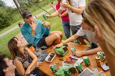 LIVE Lowlands | David wordt 30 en sleept al zijn maten mee naar Lowlands