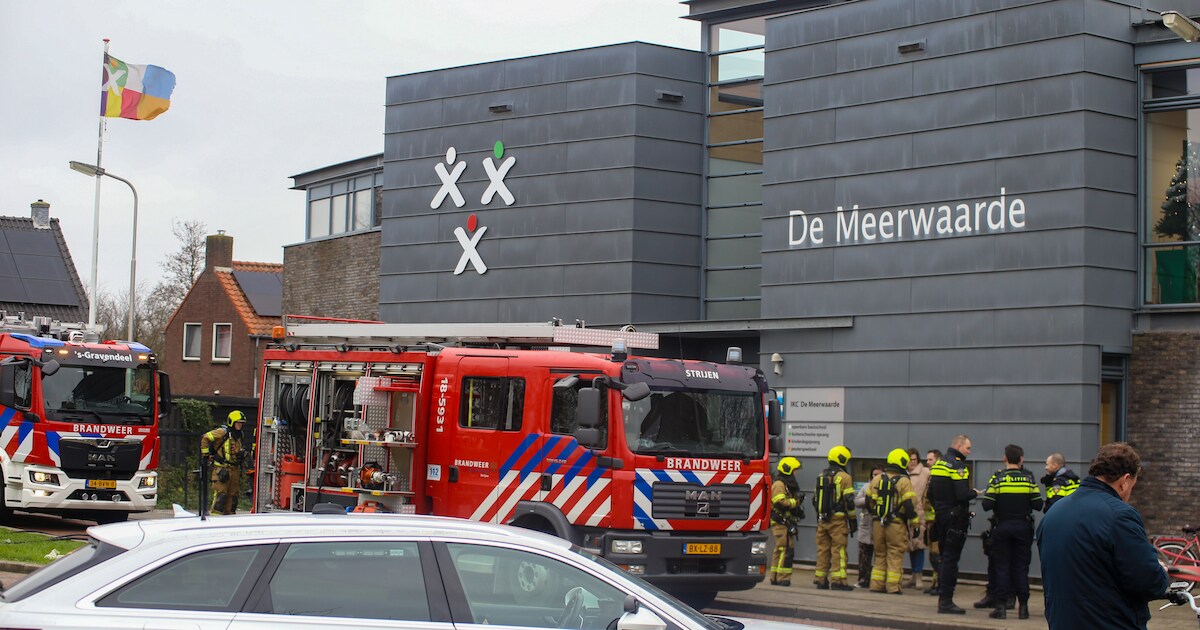 Basisschool op Diepenhorstweg in Strijen ontruimd na brandje