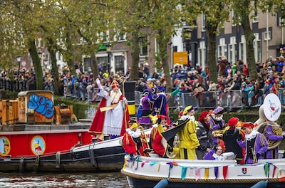 Eerste rookvrije Sinterklaasintocht in Nederland start in Utrecht: ‘Alleen de stoomboot rookt’
