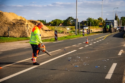 Scooter en auto botsen op N324 in Nederasselt