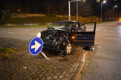 Twee auto’s beschadigd bij ongeval op de Nieuwe Veerallee in Zwolle