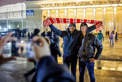 Fred Grim gooit elftal Ajax flink op schop in Bakoe: basisplaatsen voor Sean Steur, Jorthy Mokio en Raúl Moro