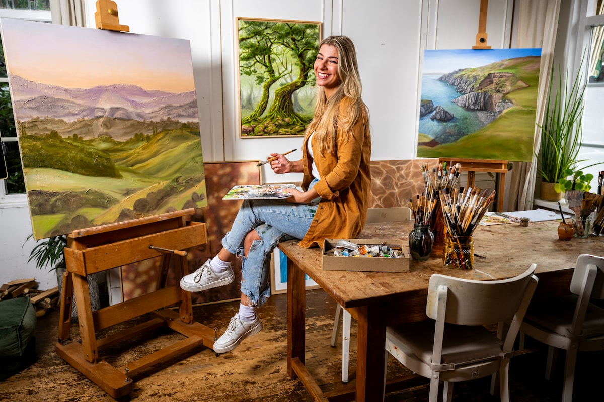 Estella (32) zat 8 jaar in ‘autistische burn-out’, tot zelfs haar haren kammen niet meer lukte