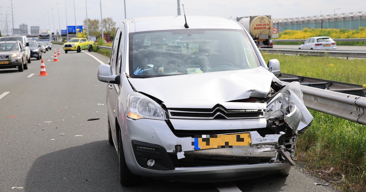 Kettingbotsing op A4 bij Den Hoorn: vier auto's betrokken