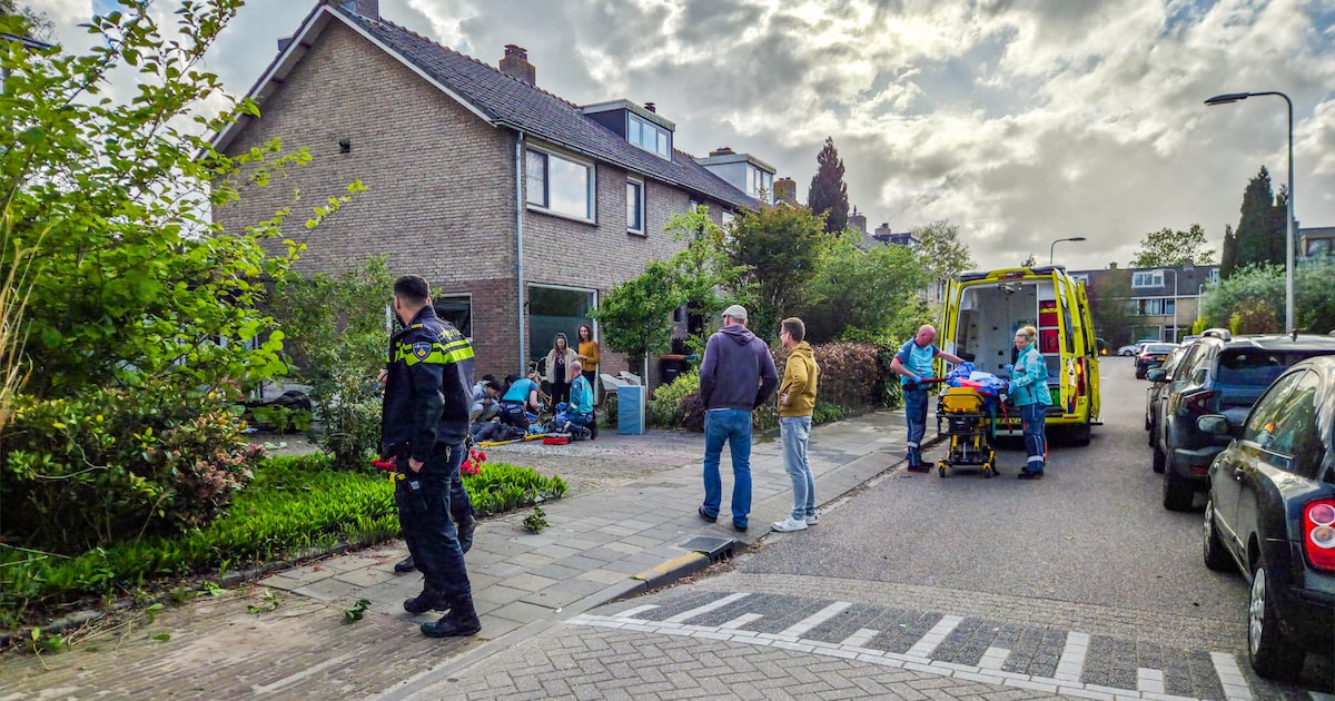 Motor belandt in tuin van woning in de Kwartelstraat in Amersfoort