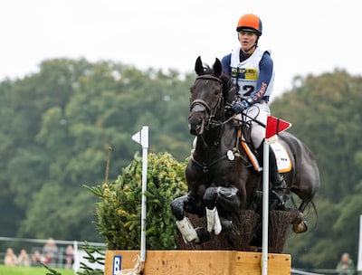 Sterre, Jordy en Nina crossen door Boekelo: en dat is heel gaaf (maar liep voor een van hen niet zo