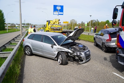 Twee gewonden nadat auto’s botsen in Zwolle