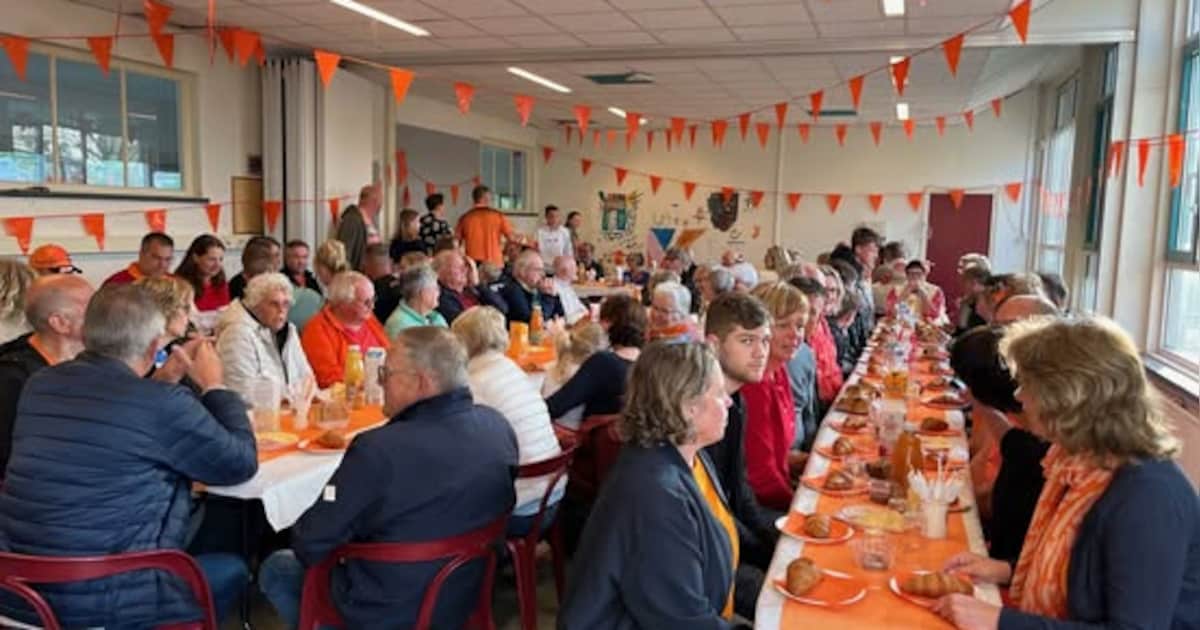 Dorpsontbijt Koningsdag in Giessen-Oudekerk