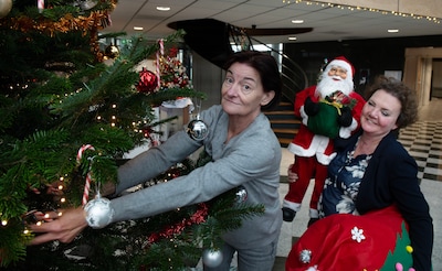 Ragaël (58) wil zoveel mogelijk kinderwensen vervullen: ‘Voor mij zijn het allemaal engeltjes’