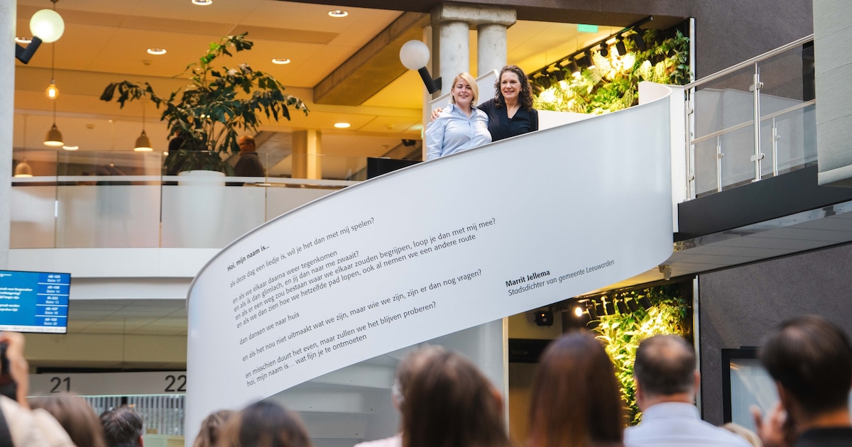 Gedicht tegen racisme onthuld in Leeuwarden
