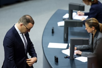 CDU-fractieleider Jens Spahn treedt terug na draagmoederrel