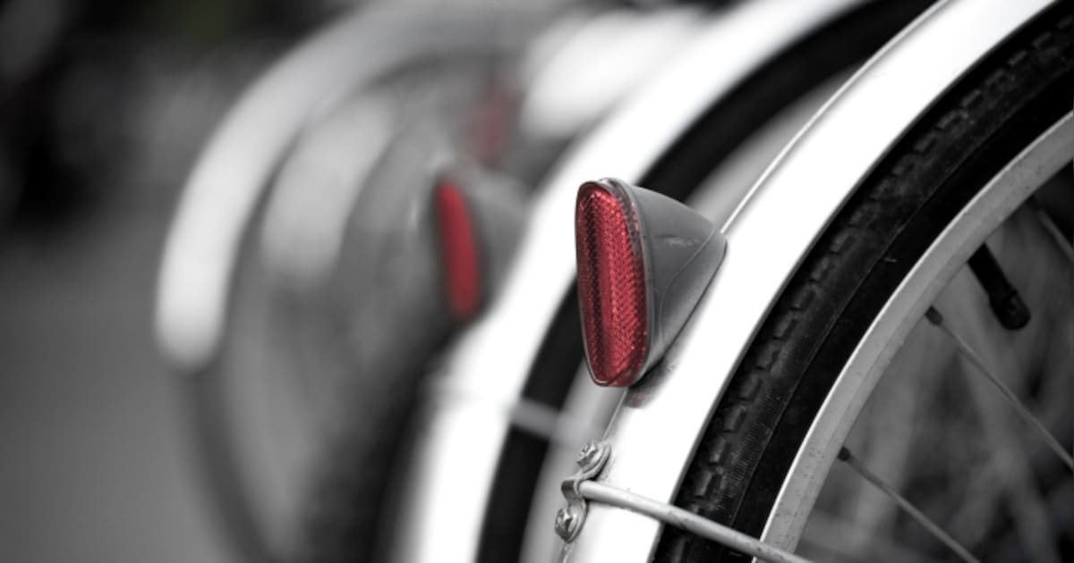 Gemeente Rijssen-Holten controleert fietsers op verlichting bij station