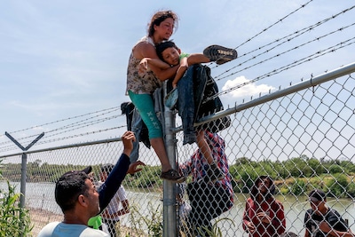 VS maakt geheime afspraken met ontwikkelingslanden om tegen betaling migranten op te nemen