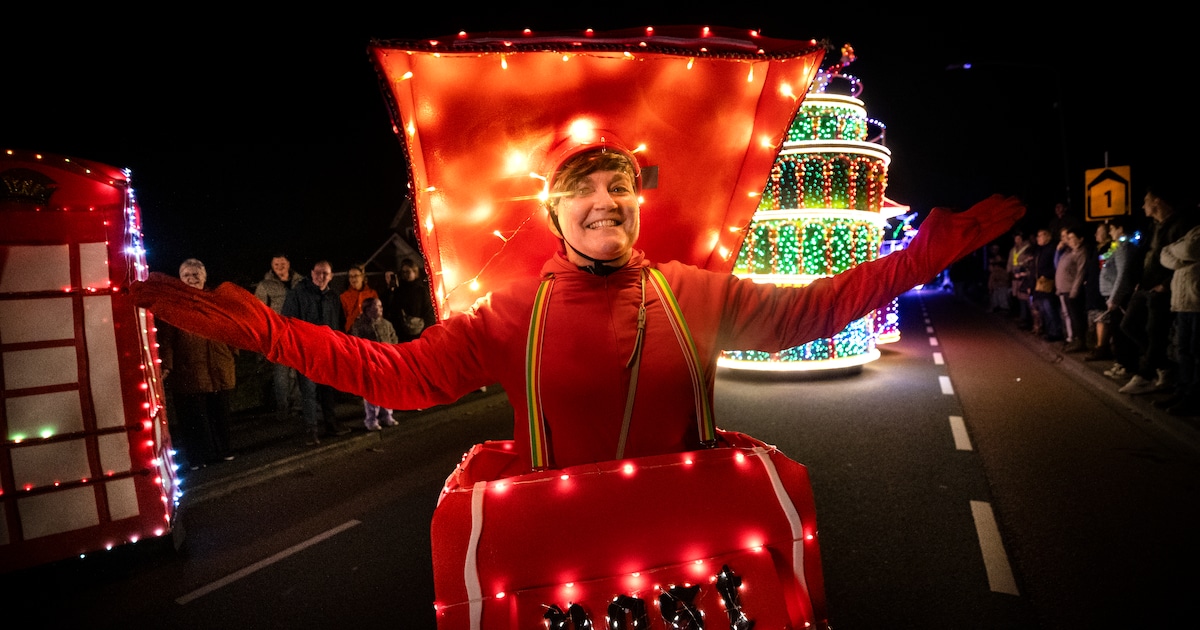 Inwoners van De Bilt maken lichtsculpturen voor Sint Maarten-parade