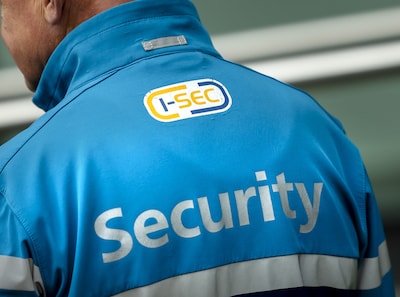 Oud-bestuurder Satudarah werkte als beveiliger op Schiphol, nu wil hij die toestemming terug