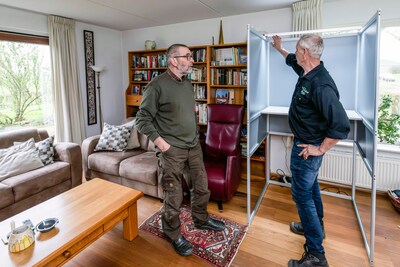 LIVE 2026 Municipal Elections | Wim's living room is the smallest polling station in the Netherlands, 20 voters have visited so far