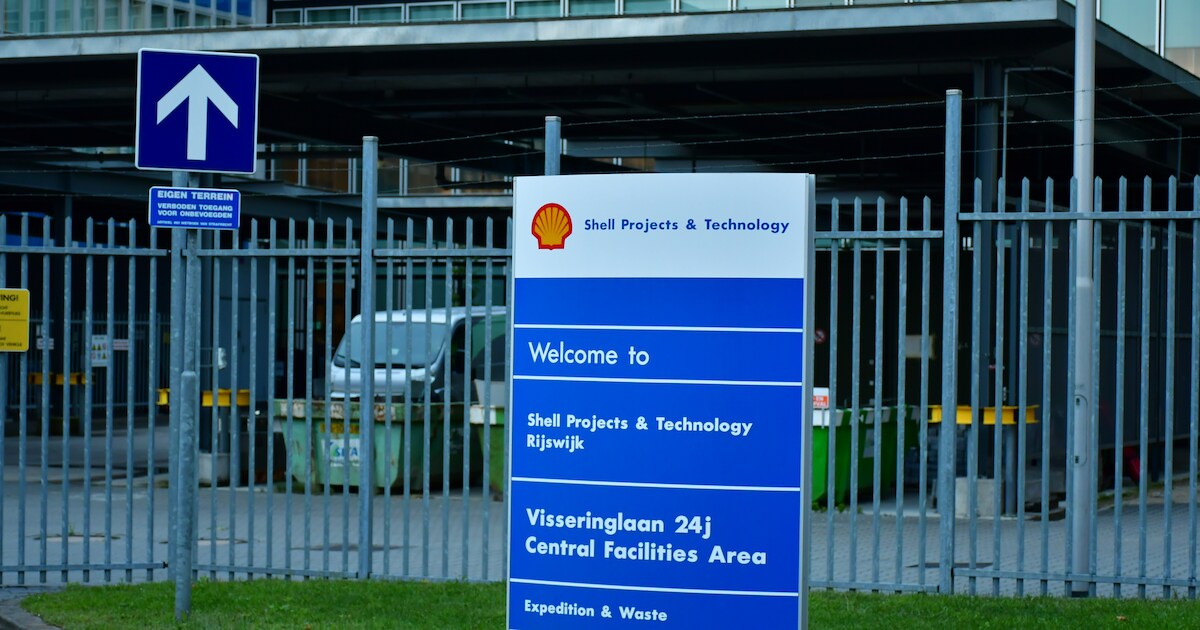 Den Haag helpt bij vertrek Shell | Regio | AD.nl