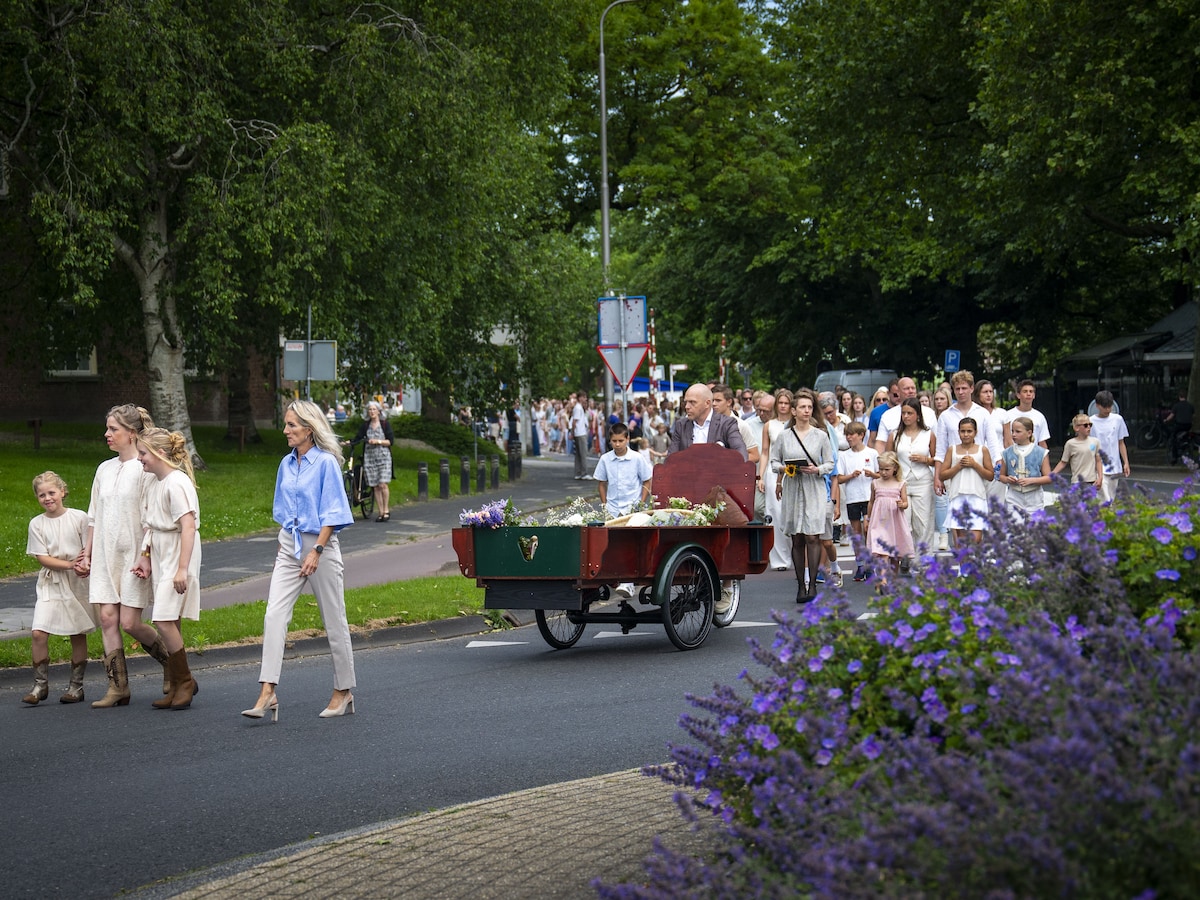 Drama in de Waal: vrouw probeert kinderen te redden, maar verdrinkt zelf |  Nieuws | AD.nl