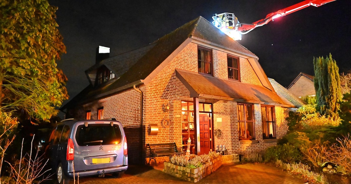 Brand in schoorsteen van vrijstaande woning in Budel-Dorplein