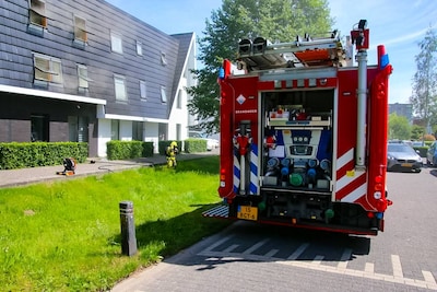 Woning in Apeldoorn vol rook door brand in keuken