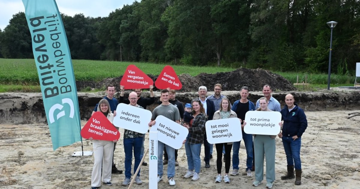 Eerste paal in de grond: bouw van 15 starterswoningen in Makkinga is begonnen