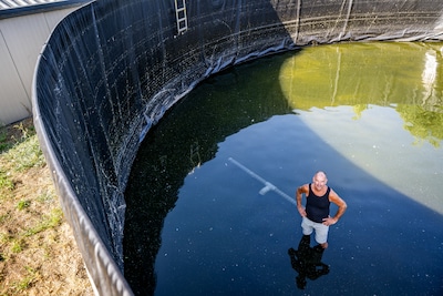 In Berkel mag teler Frank (53) geen slootwater pompen, een paar kilometer verderop wel: ‘Oneerlijk’