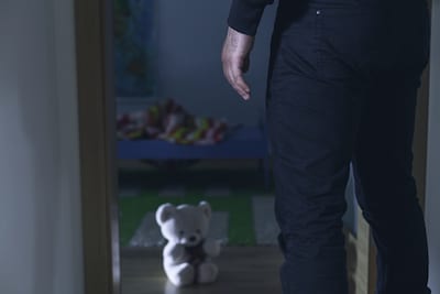 Baby overleeft grof geweld maar net: vader (35) uit Waalwijk vier jaar de cel in